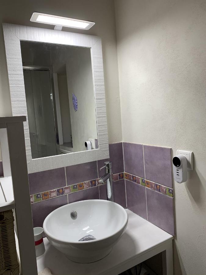 Communay Gablys Chambres Екстериор снимка