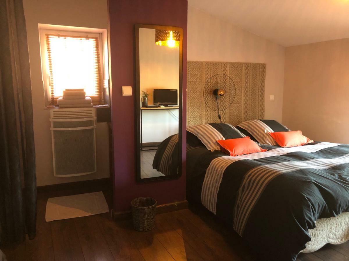Communay Gablys Chambres Екстериор снимка